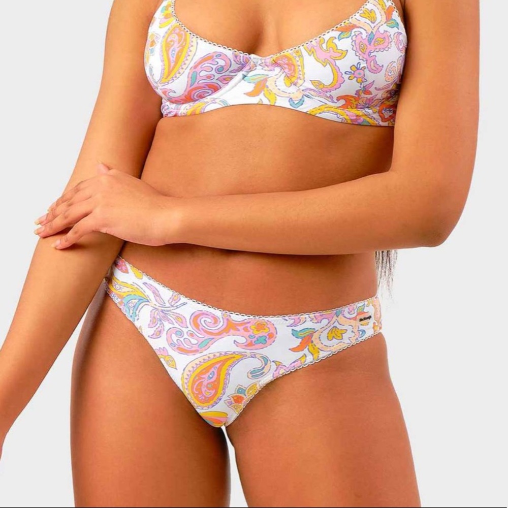 Blackbough Moderate Bottoms Rio Paisleys NWT (S)